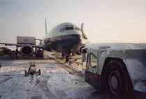 737-400 in the snow at Aberdeen